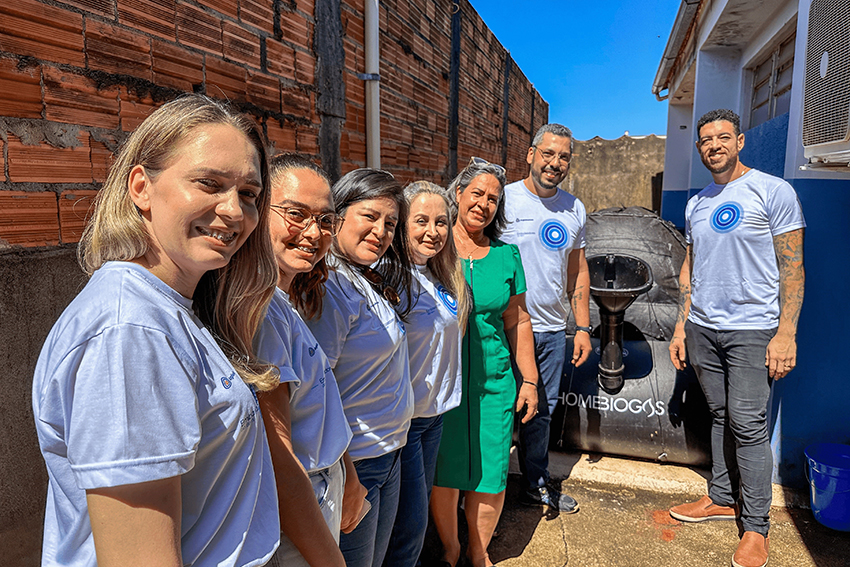 Escola de Barro Alto recebe biodigestor da Anglo American