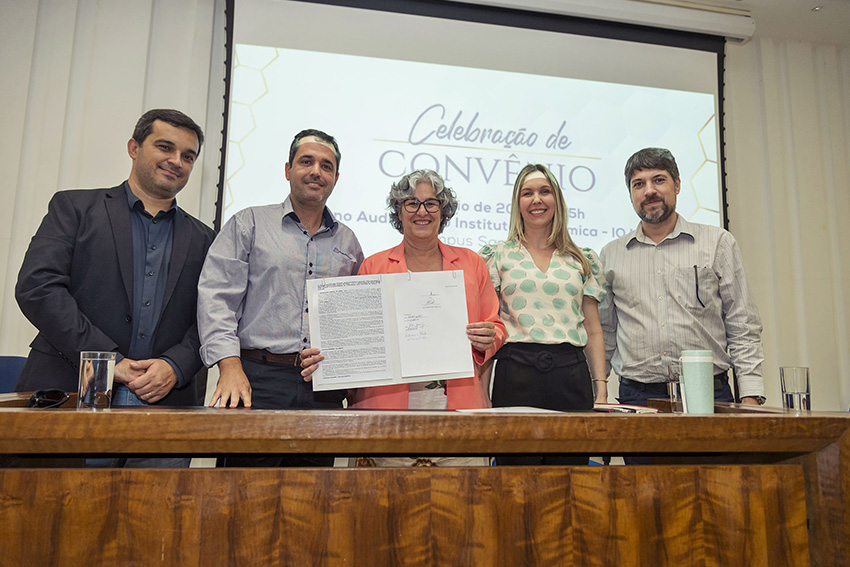 ufg-e-anglo-american-cooperacao
